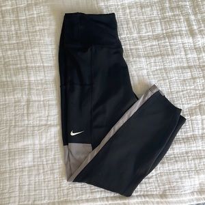 Nike crop dri-fit leggings